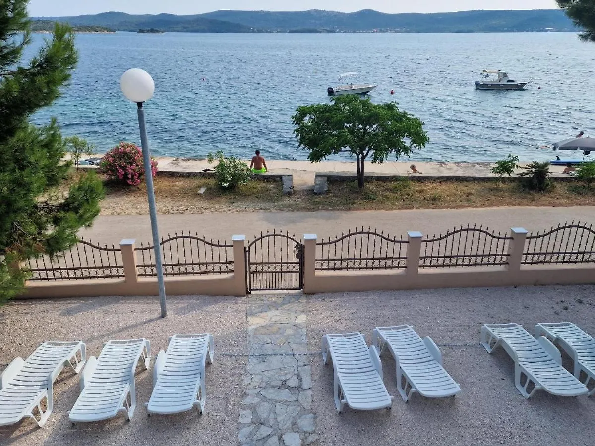 5 Meters From The Sea With Private Beach - 70M2 Colibri Sunset Apartments Sveti Petar